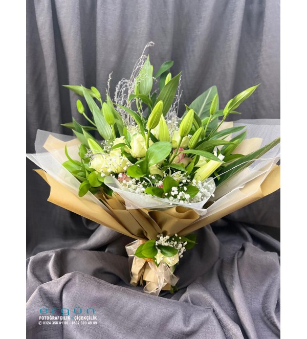 gül ve lilyumlu buket 
